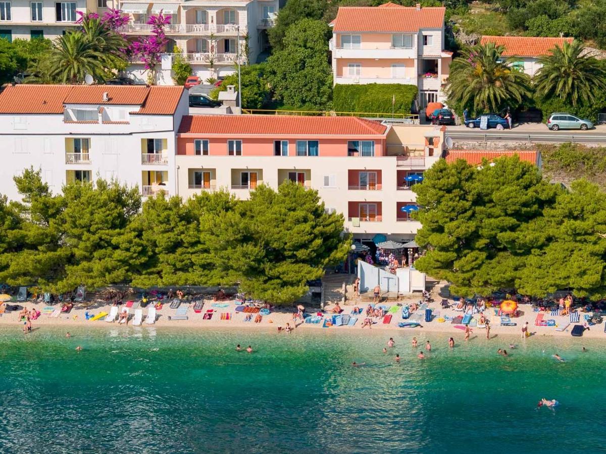 Apartments Promenada - Beachfront Tučepi Exterior foto