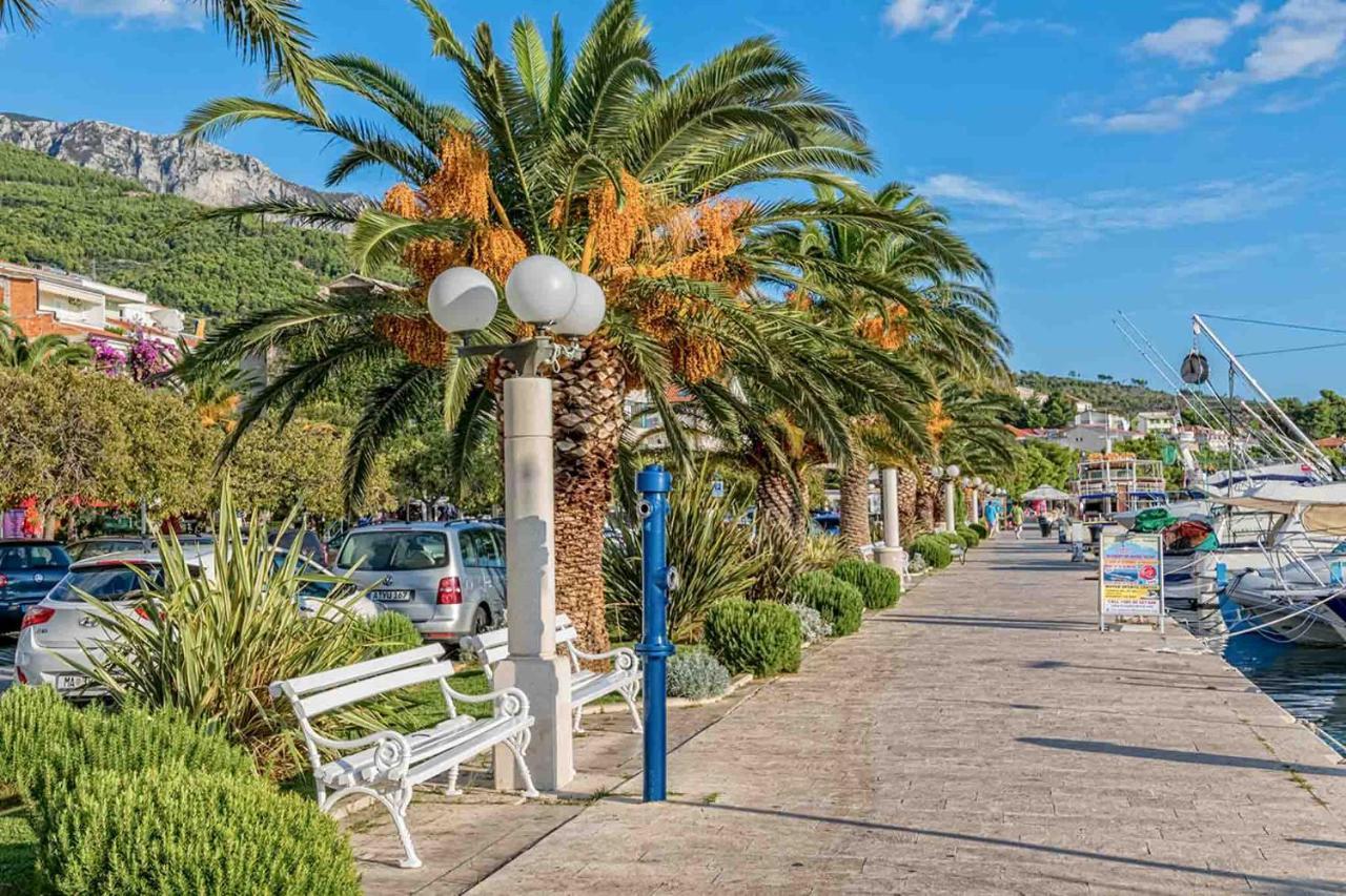 Apartments Promenada - Beachfront Tučepi Exterior foto